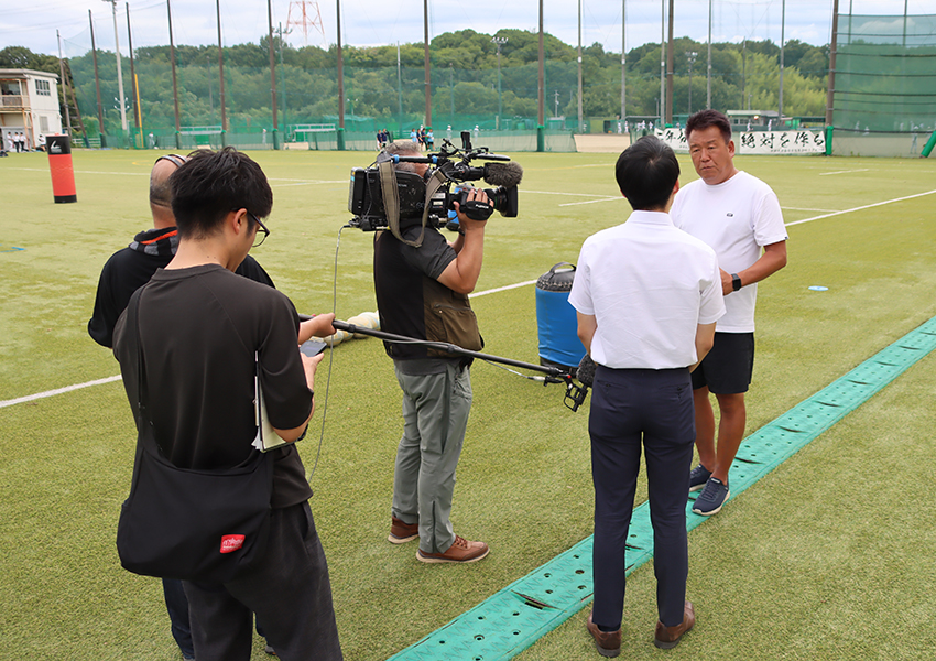 宮地監督の取材風景